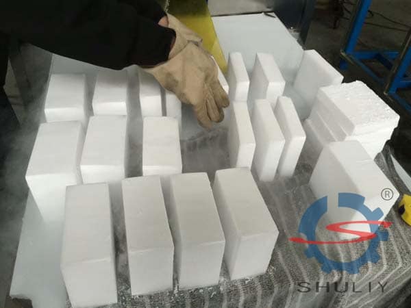 Dry ice blocks with different thickness